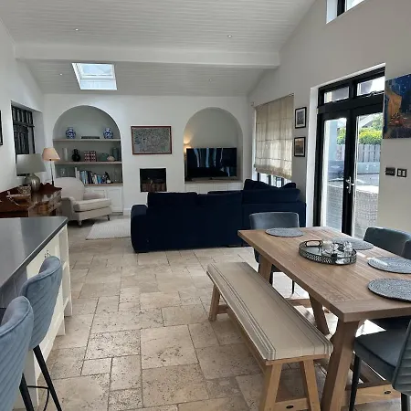 Casa vacanze Entire - 5 Bedroom Luxury In 6